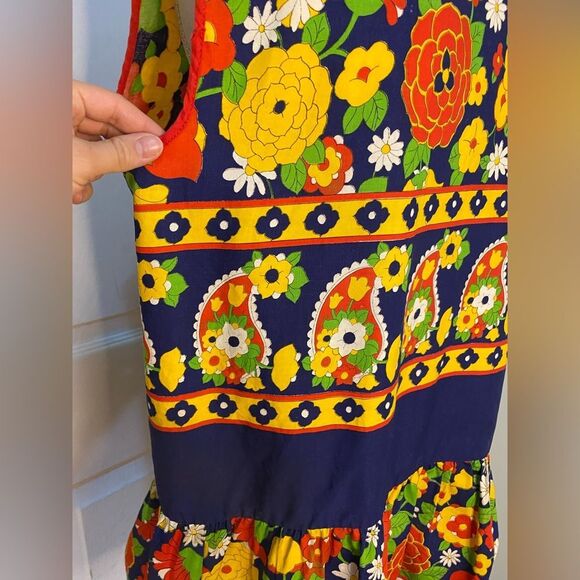 1970s Paisley Floral Scandi-Inspired Top - Picture 10 of 14